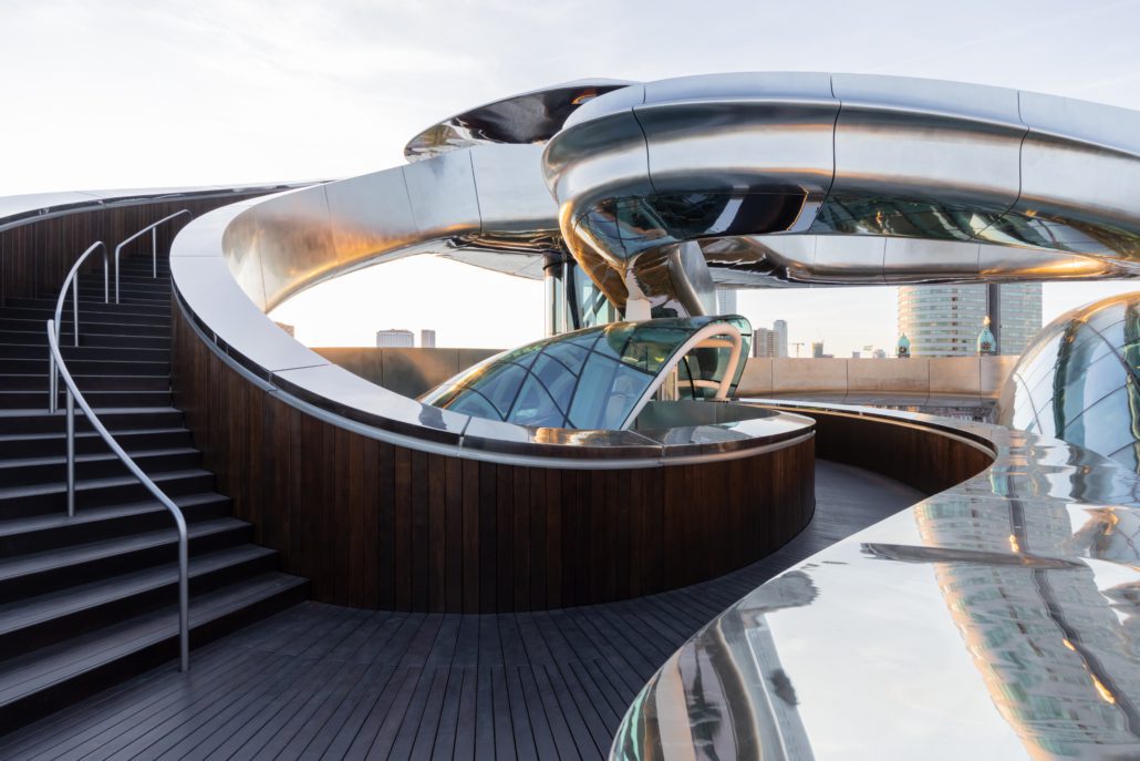Fenix Tornado-stairs to platform_Photo Iwan Baan